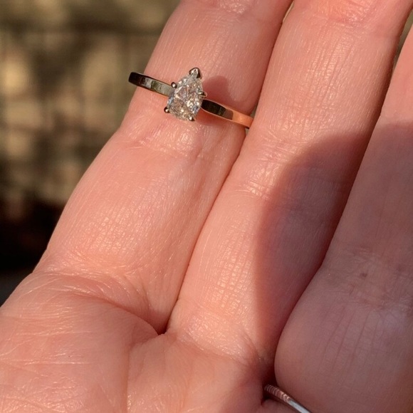 Pear Cut Tiffany Style Natural Diamond Solitaire Engagement Ring .40 carat 💎 - Picture 4 of 5